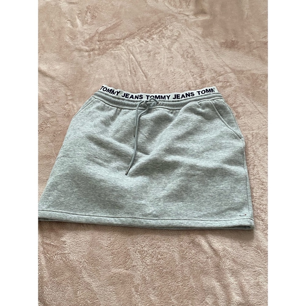 Tommy Hilfiger/ Tommy Jeans elastic waist brand skirt with pockets